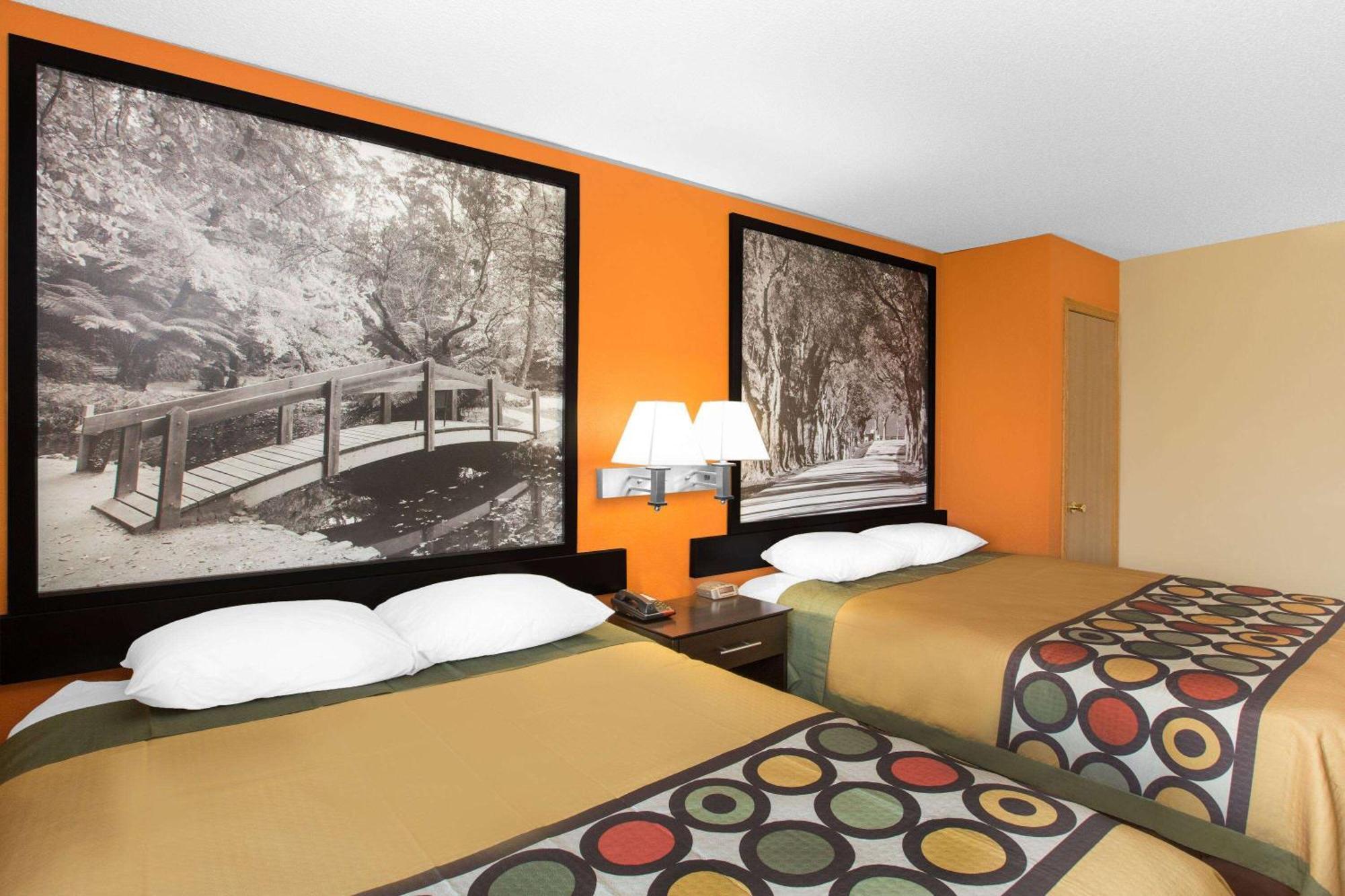 Super 8 By Wyndham Clive Ia Motel Eksteriør bilde